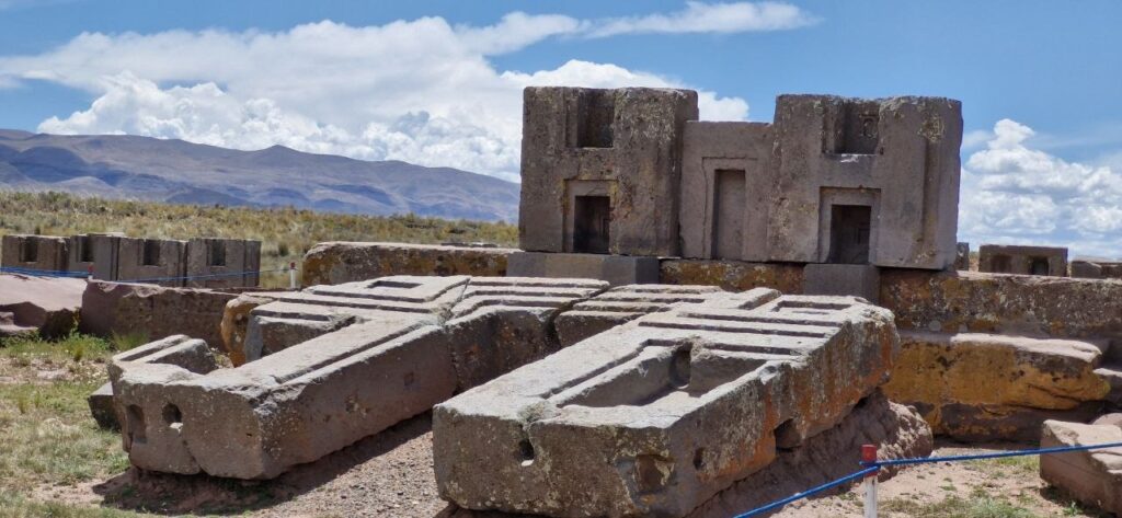 Puma punku tallados en piedra