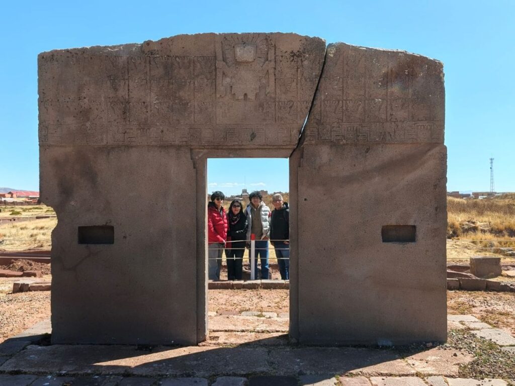 la puerta del Sol Tiahuanaco
