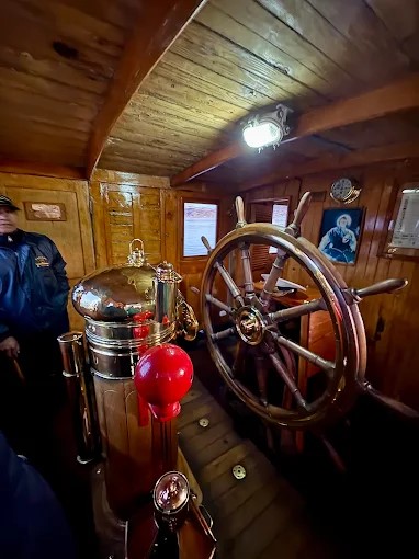 BUQUE MUSEO YARAVI